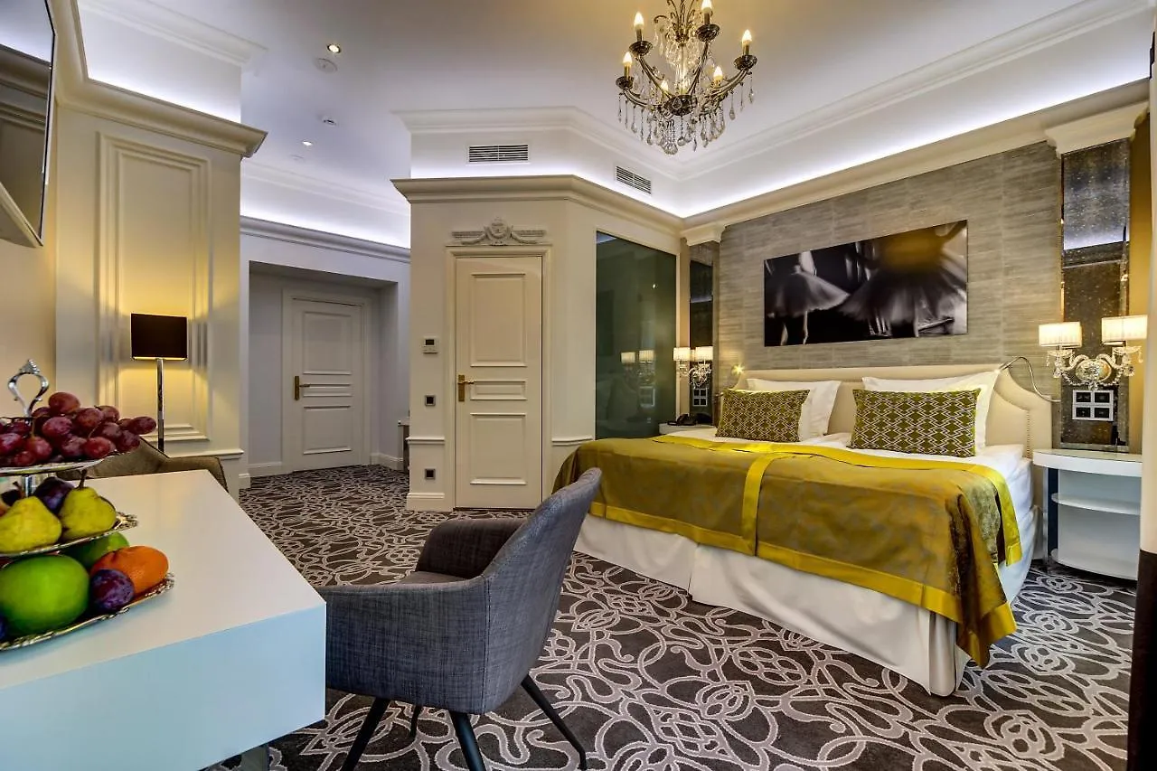 Golden Triangle Boutique Hotel St. Petersburg