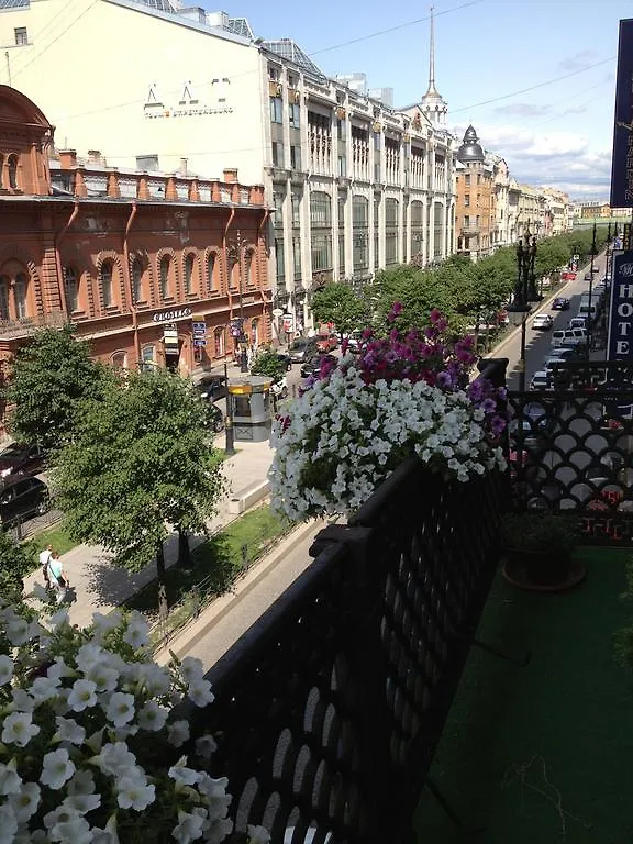 Golden Triangle Boutique Hotel St. Petersburg 4*,