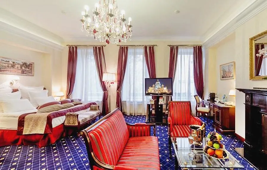 Golden Triangle Boutique Hotel Saint Petersburg