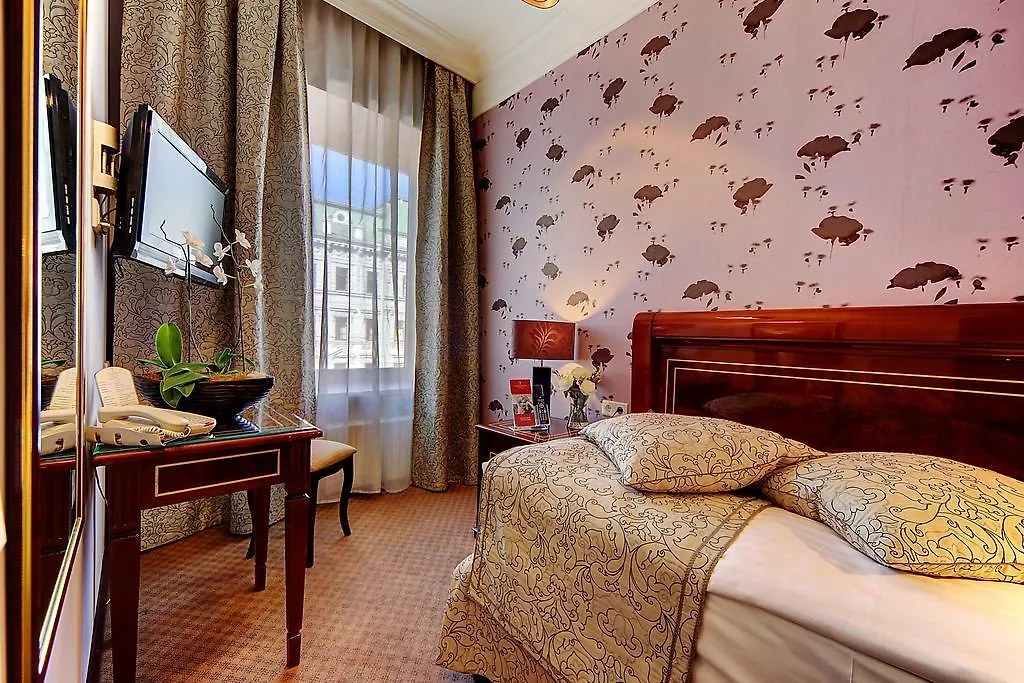 Golden Triangle Boutique Hotel St. Petersburg Rusya